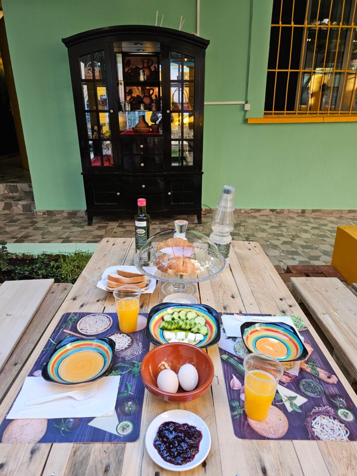 Bob Marley & Bed and breakfast Tirana