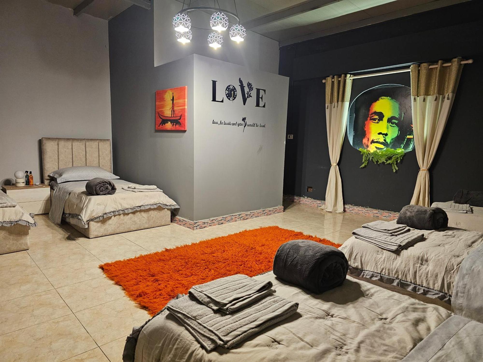 Bed and breakfast Bob Marley & Tirana
