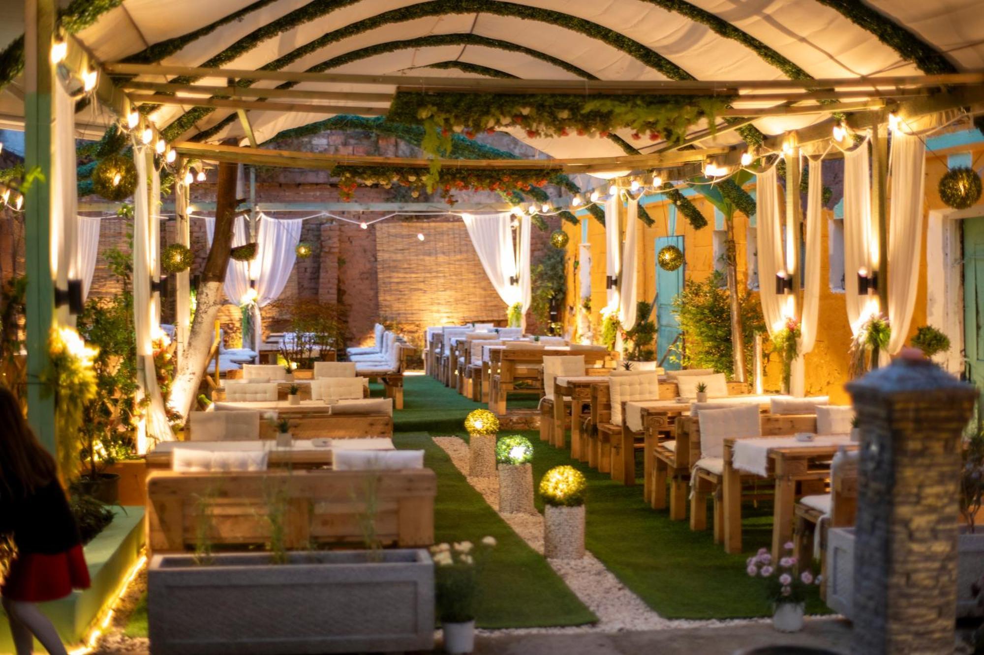 Bob Marley & Bed & Breakfast Tirana