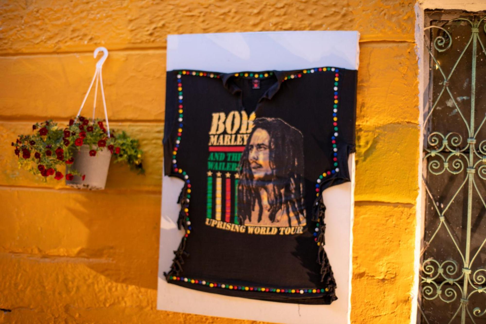 Bed & Breakfast Bob Marley & *